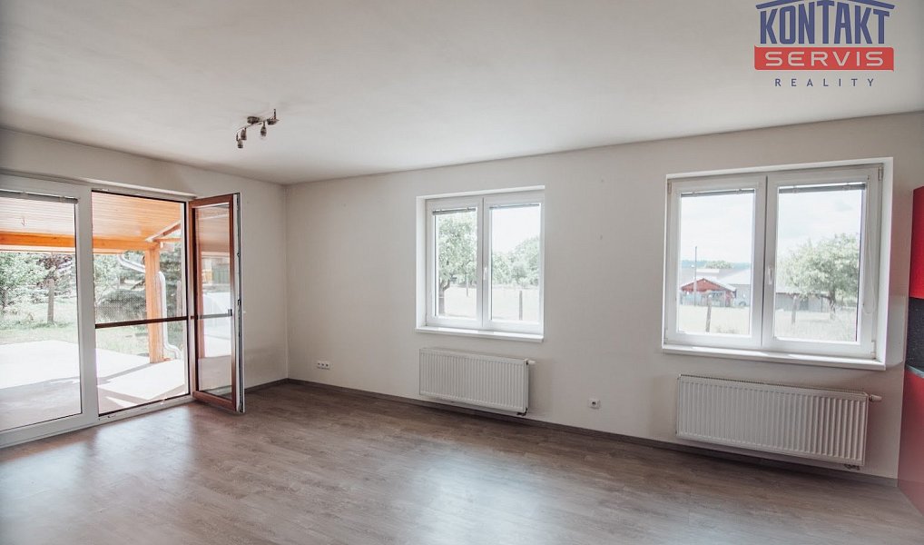 Prodej domu 135 m² s pozemkem 1 654 m², Lišov – náhled fotky 12