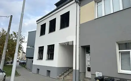 Pronájem bytu 2+1 55 m², Nerudova, Holešov, okres Kroměříž