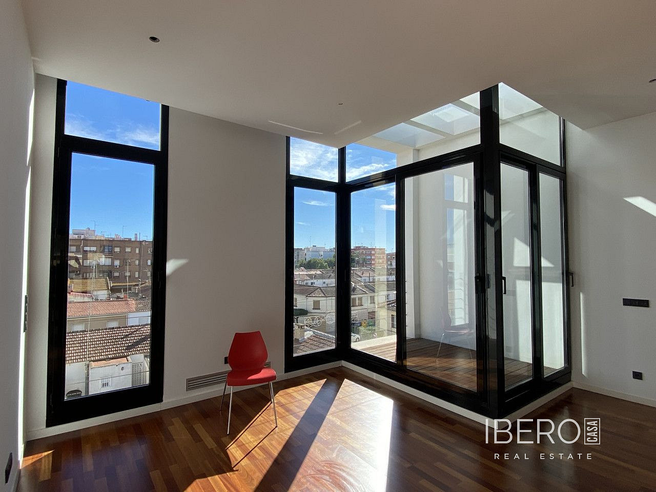 Prodej domu 275 m² s pozemkem 325 m²