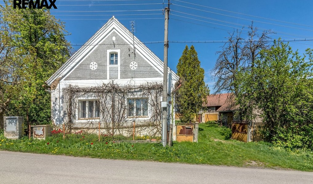 Prodej domu 180 m² s pozemkem 1 532 m², Dobrovice – náhled fotky 2