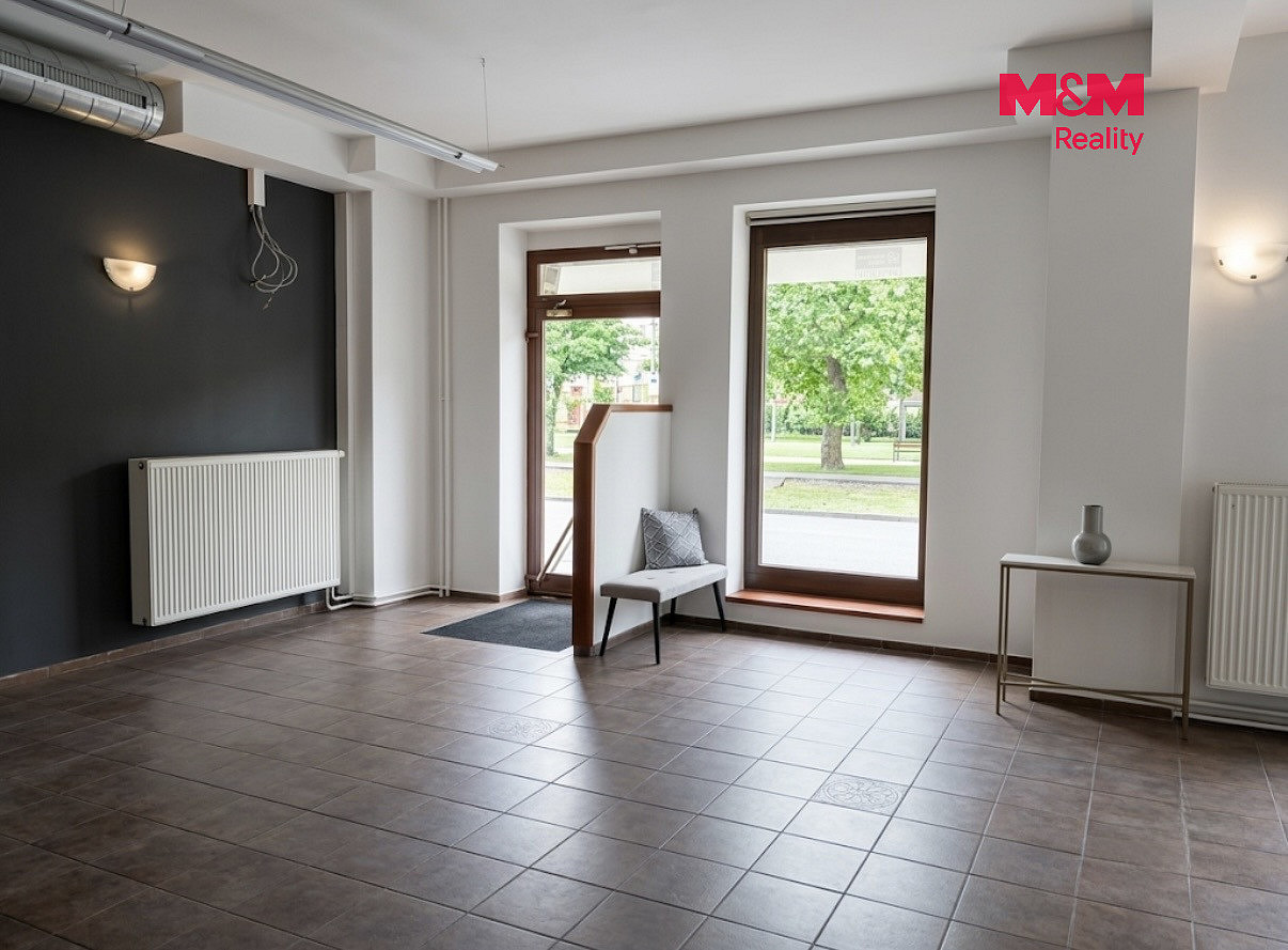 Pronájem obchodních prostor 130 m² — photo 2