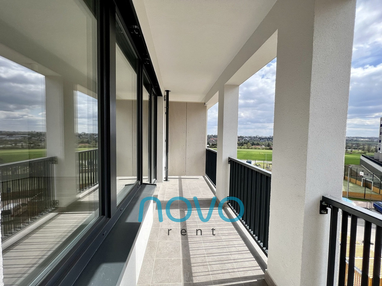 Pronájem bytu 1+kk 34 m² – fotografie 2