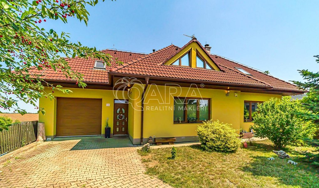 Prodej domu 209 m² s pozemkem 1 132 m², Zlosyň – náhled fotky 3