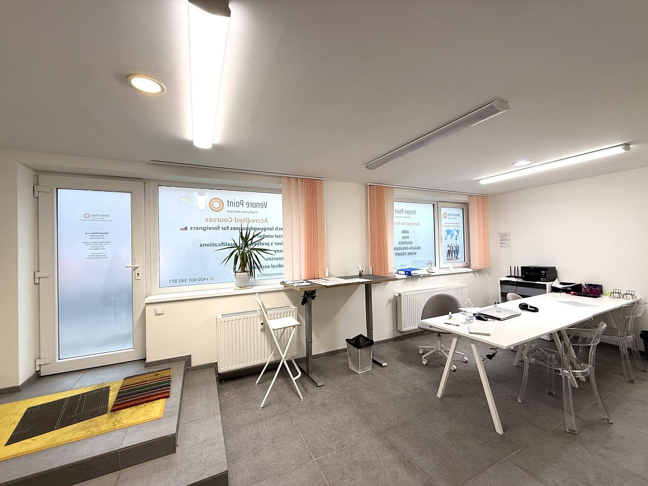 Pronájem obchodních prostor 56 m² – fotografie 2