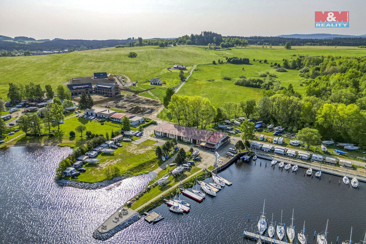 Prodej stavebního pozemku 1 647 m² – fotografie 5