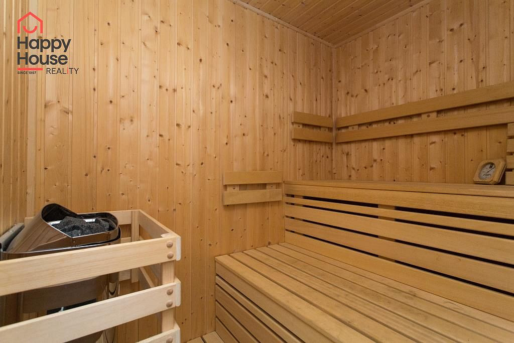 Pronájem domu 390 m² s pozemkem 903 m² – fotografie 3