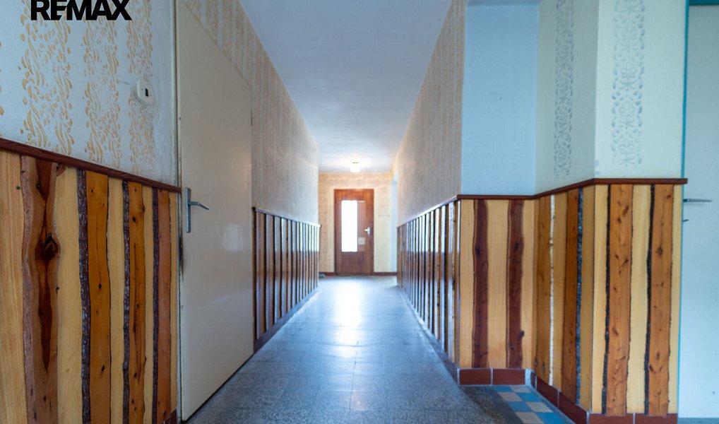 Prodej domu 200 m² s pozemkem 895 m², Rovečné – náhled fotky 11