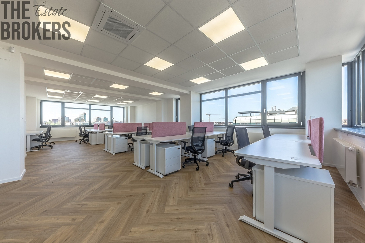 Pronájem kanceláře 375 m², Praha