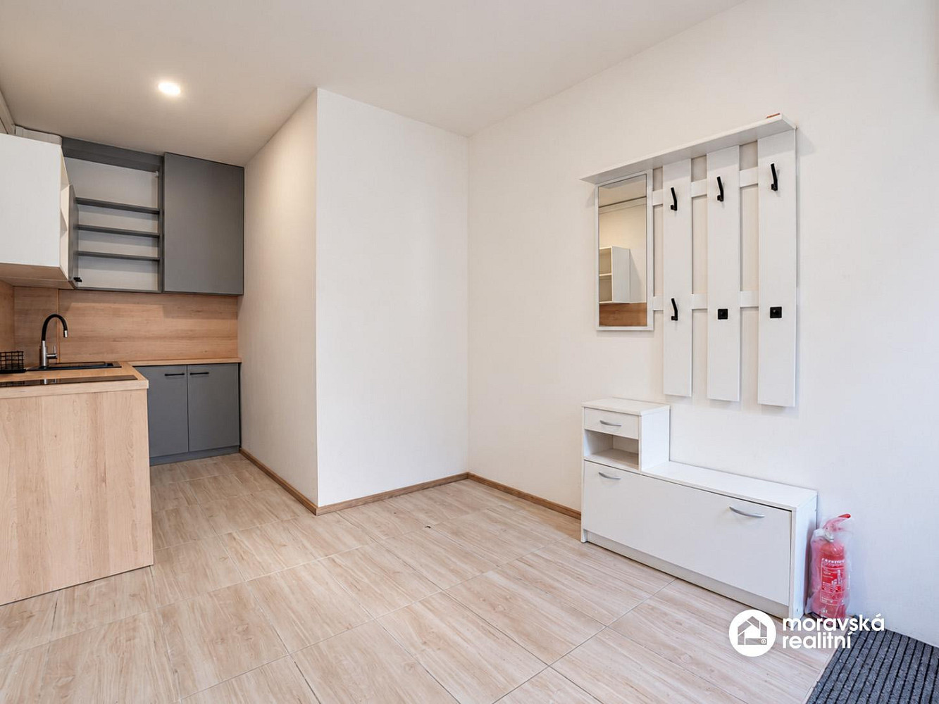 Prodej kanceláře 31 m² – fotografie 2