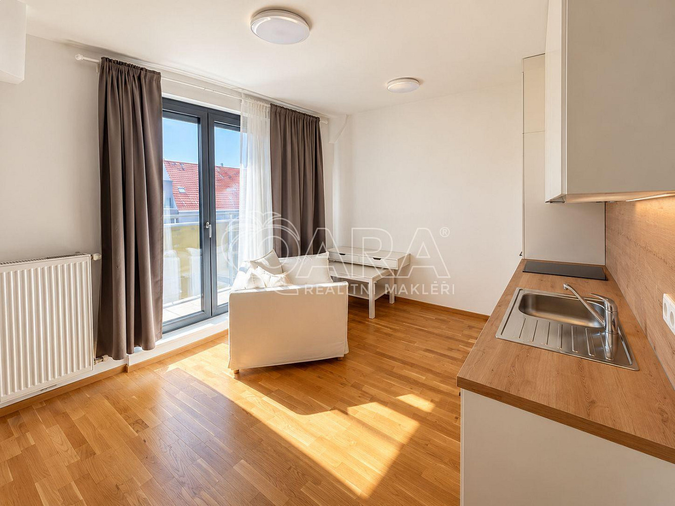 Pronájem bytu 1+kk 28 m² – fotografie 3
