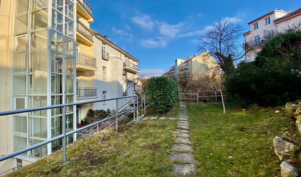 Pronájem bytu 1+kk 32 m², Praha – náhled fotky 13