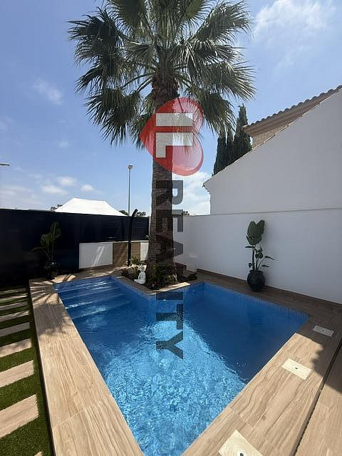 Prodej domu 174 m² s pozemkem 200 m² — photo 2