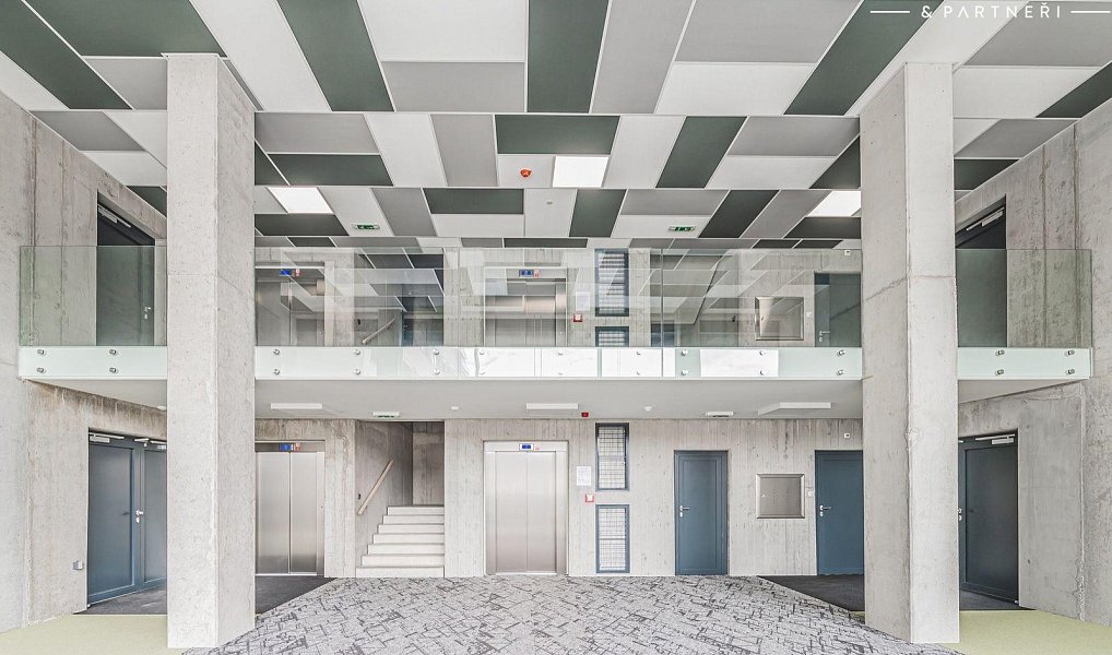 Pronájem kanceláře 250 m², Hradec Králové – náhled fotky 3