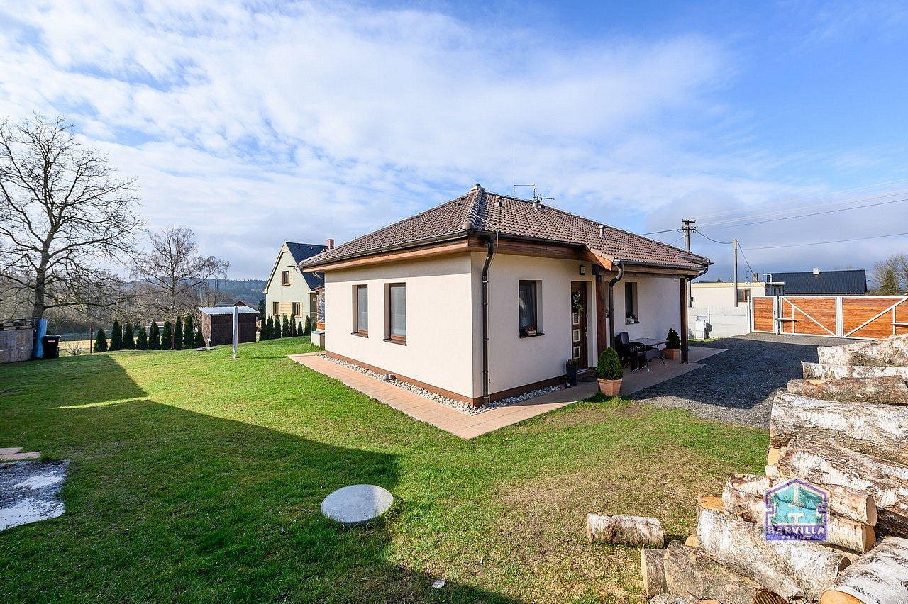 Prodej domu 80 m² s pozemkem 1 087 m² — photo 2