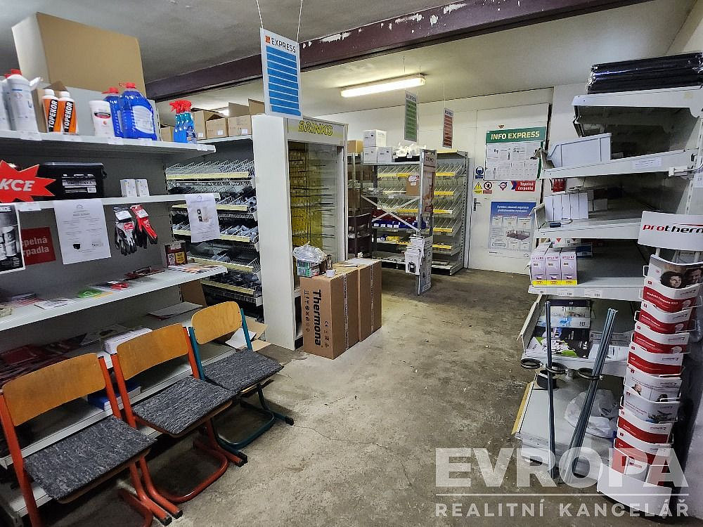 Pronájem obchodních prostor 650 m² – fotografie 4
