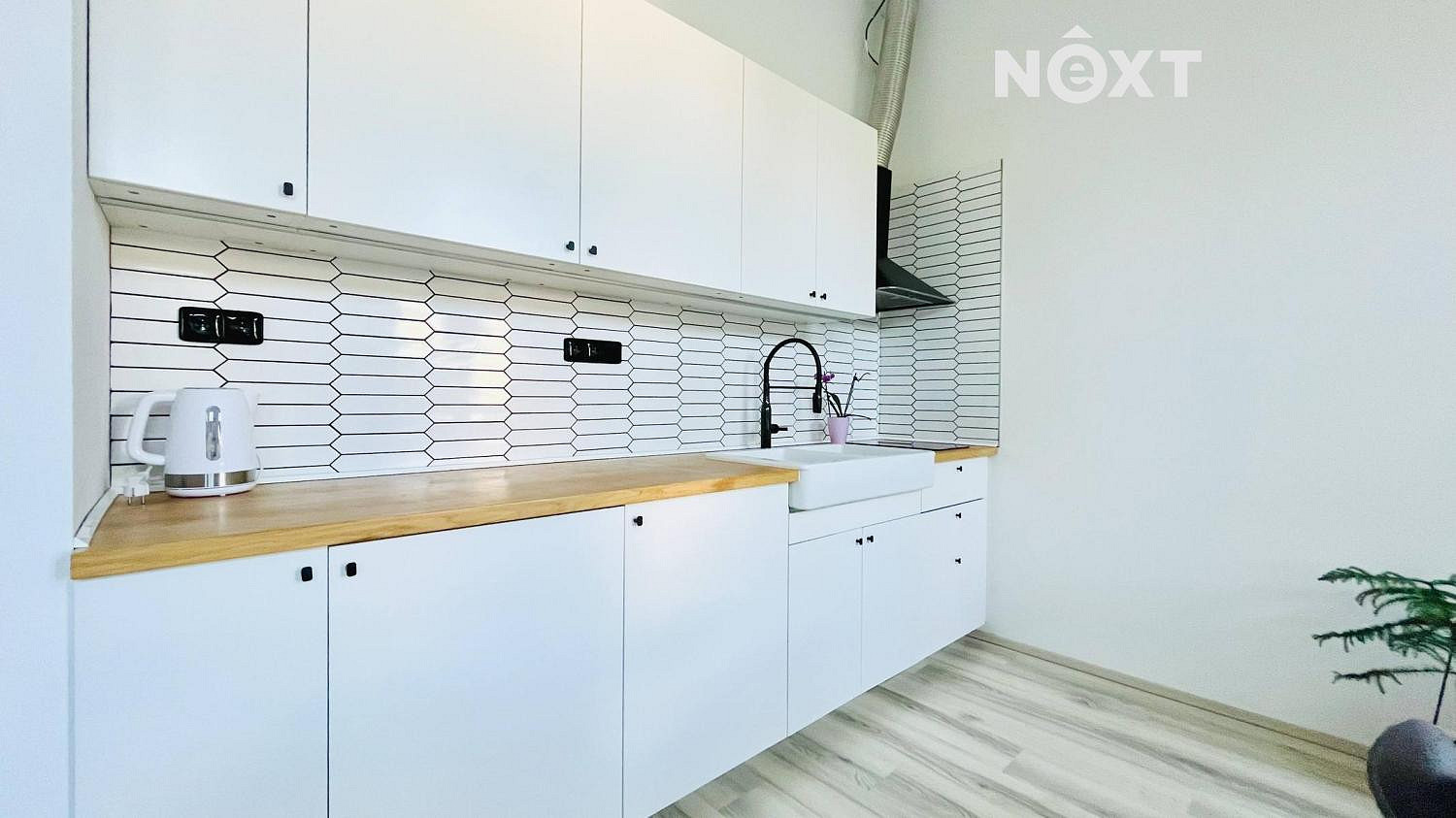 Pronájem bytu 1+kk 36 m² – pohled 2