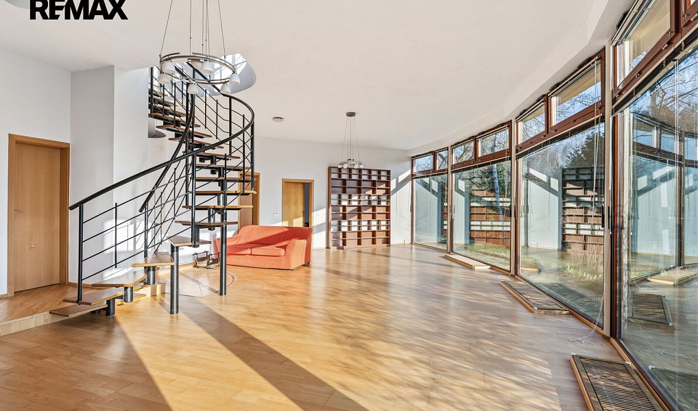 Prodej domu 311 m² s pozemkem 4 029 m², Velké Popovice – náhled fotky 3