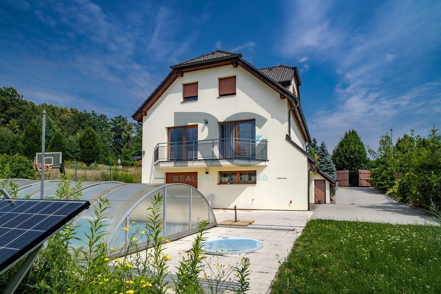 Prodej domu 226 m² s pozemkem 1 089 m²