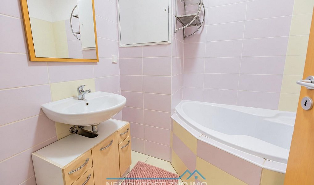 Prodej bytu 4+kk 89 m², Znojmo – náhled fotky 15