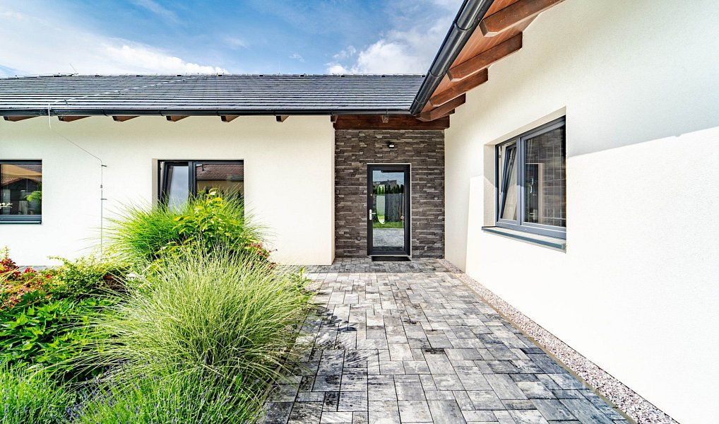 Prodej domu 417 m² s pozemkem 1 139 m², Křenice – náhled fotky 4