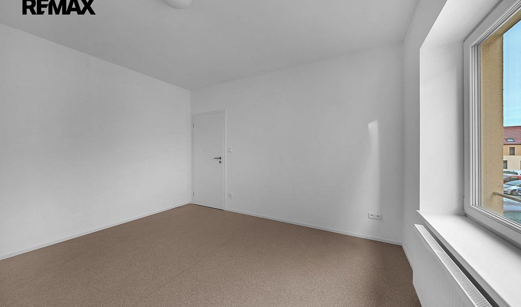 Pronájem bytu 2+1 35 m², Luštěnice – náhled fotky 14