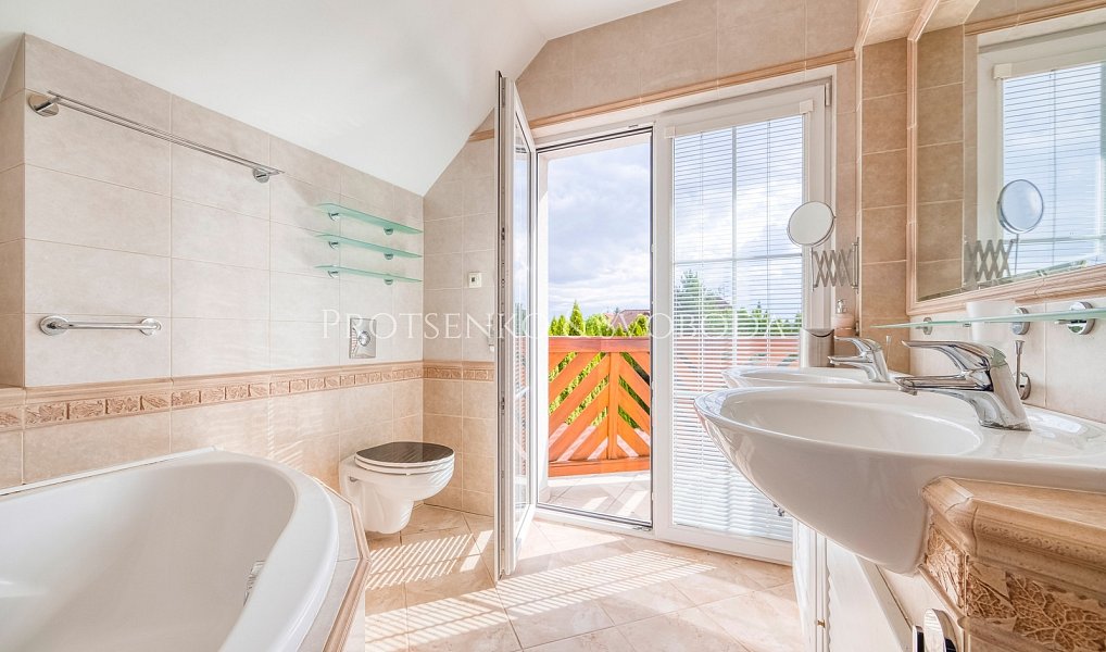 Prodej domu 185 m² s pozemkem 920 m², Hostivice – náhled fotky 2