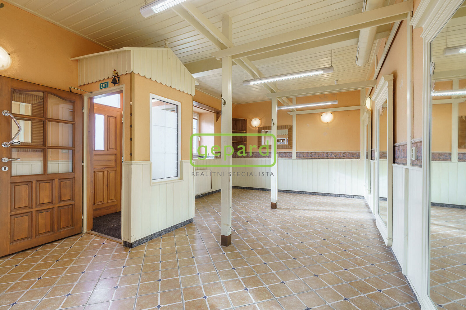 Pronájem obchodních prostor 112 m² – fotografie 4