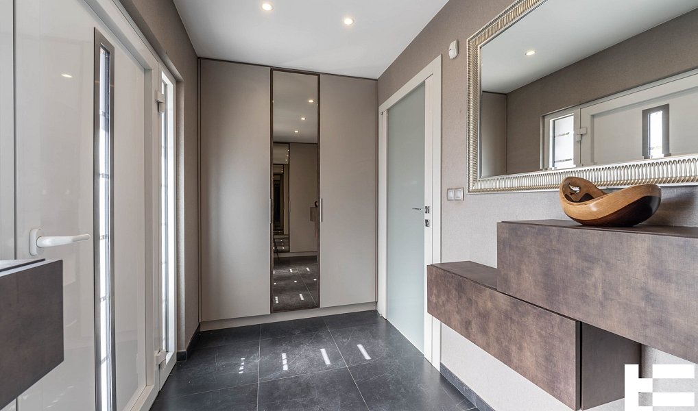 Prodej domu 227 m² s pozemkem 513 m², Zeleneč – náhled fotky 46