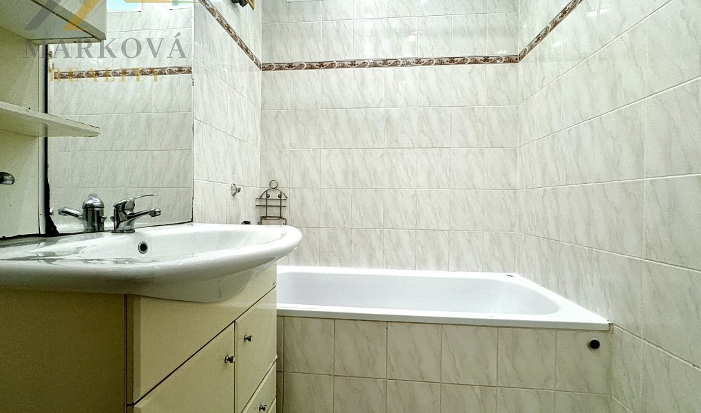 Pronájem bytu 3+1 73 m², Týn nad Vltavou – náhled fotky 3