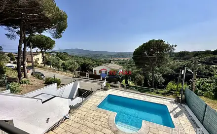 Prodej domu 225 m² s pozemkem 409 m², Santa Maria de Palautordera, Španělsko