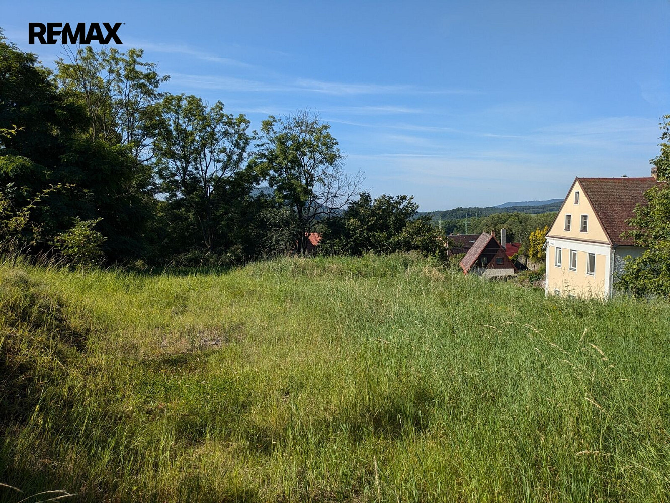 Prodej stavebního pozemku 823 m² – fotografie 3