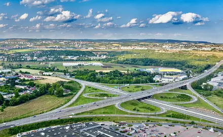 Prodej komerčního pozemku 10 000 m², Hněvkovského, Brno
