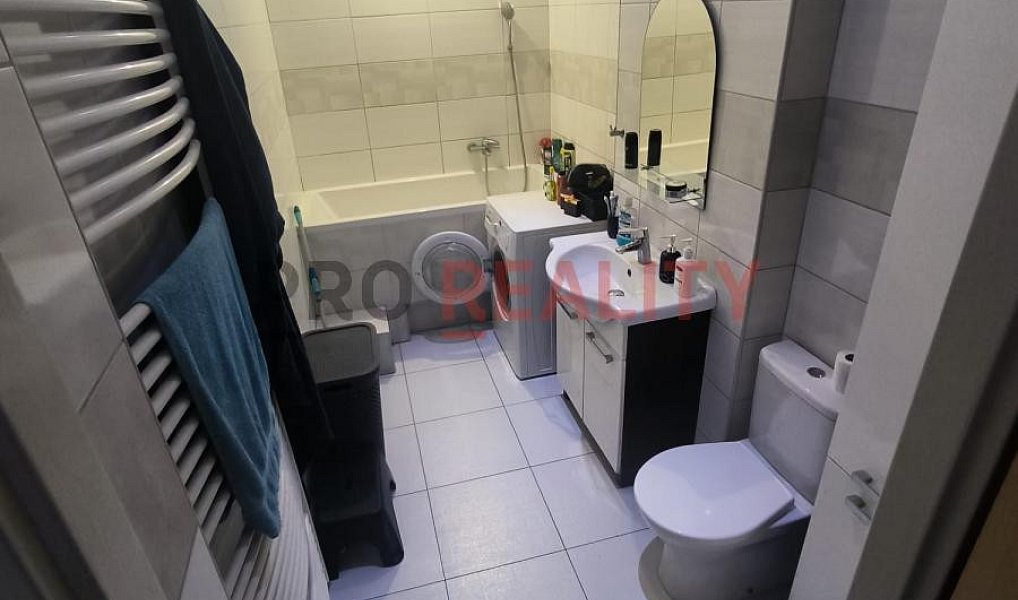 Prodej bytu 2+1 64 m², Krnov – náhled fotky 3