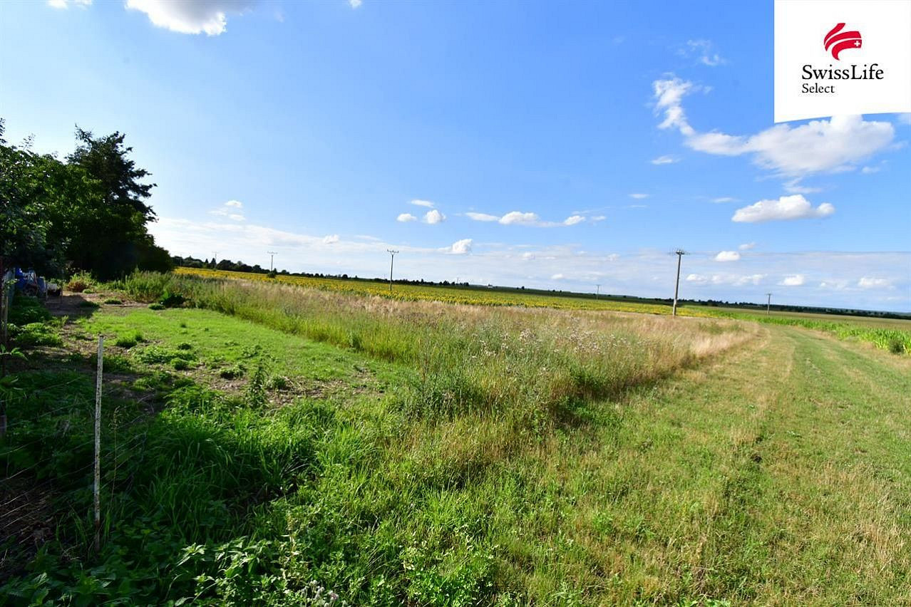 Prodej stavebního pozemku 1 899 m² – fotografie 2