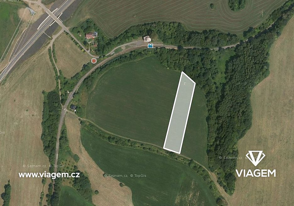 Prodej pole 1 963 m²