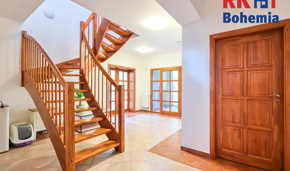 Prodej domu 309 m² s pozemkem 1 162 m², Úvaly – náhled fotky 13