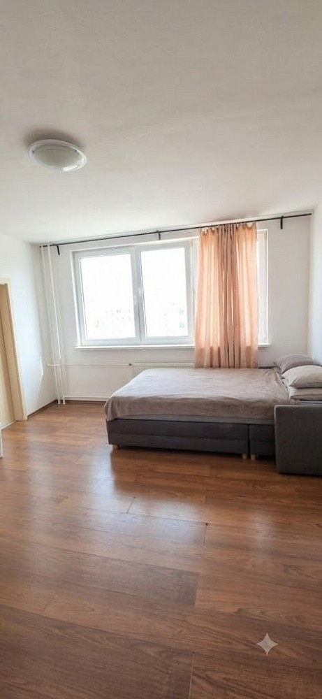 Pronájem bytu 2+1 44 m² – pohled 3