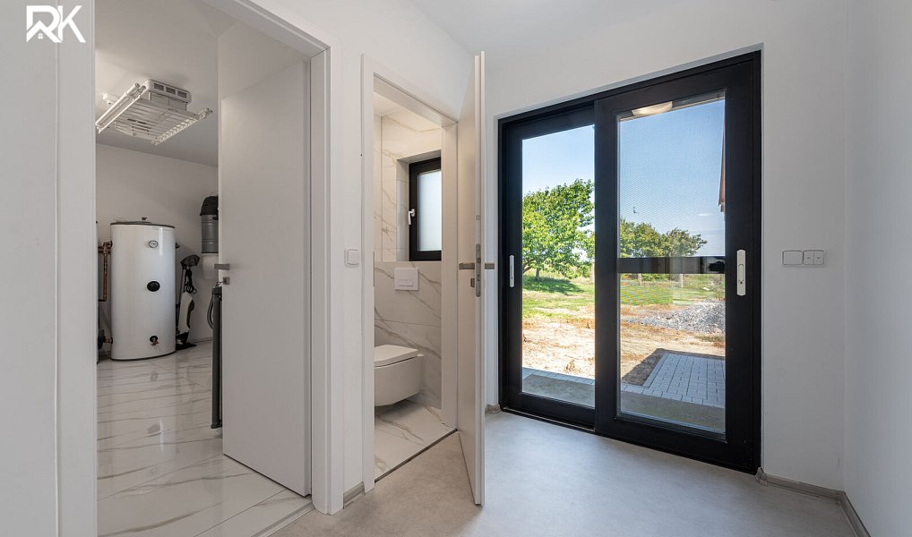 Prodej domu 279 m² s pozemkem 1 184 m², Grunta – náhled fotky 12