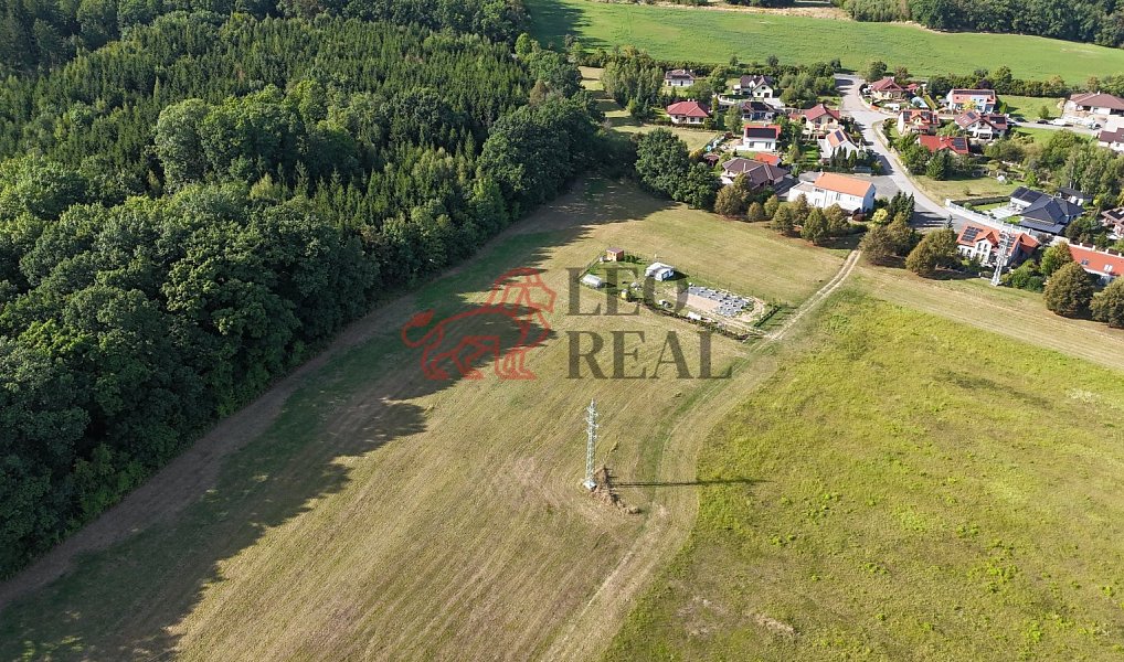 Prodej stavebního pozemku 1 289 m², Velké Popovice – náhled fotky 5