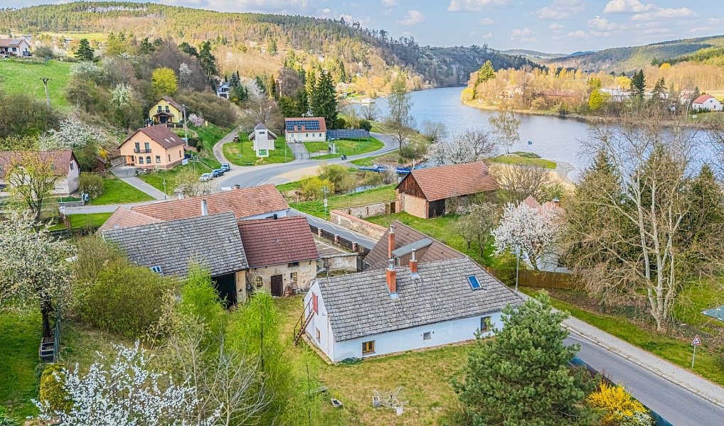 Prodej domu 363 m² s pozemkem 1 345 m², Kamýk nad Vltavou – náhled fotky 4