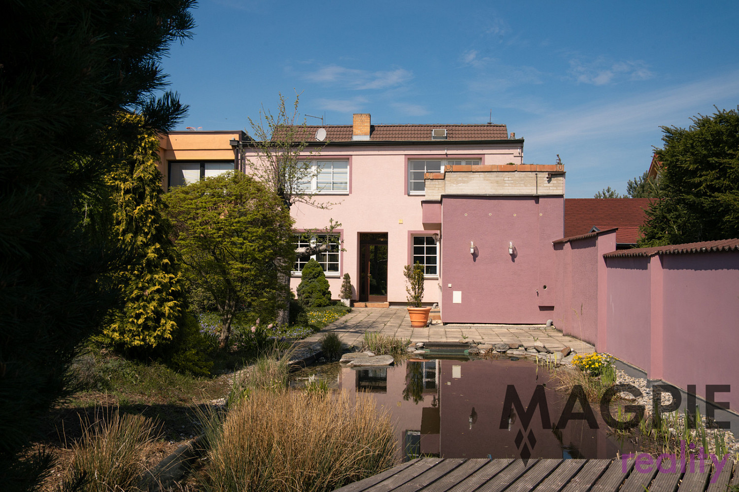 Prodej domu 243 m² s pozemkem 539 m²