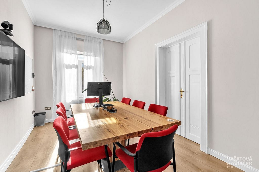 Pronájem obchodních prostor 171 m²