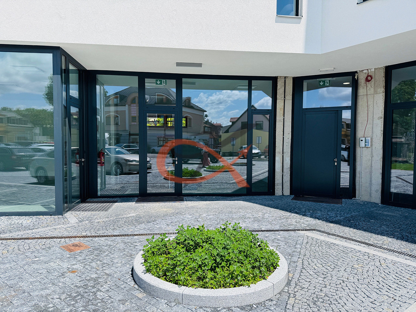 Pronájem obchodních prostor 52 m² – fotografie 2