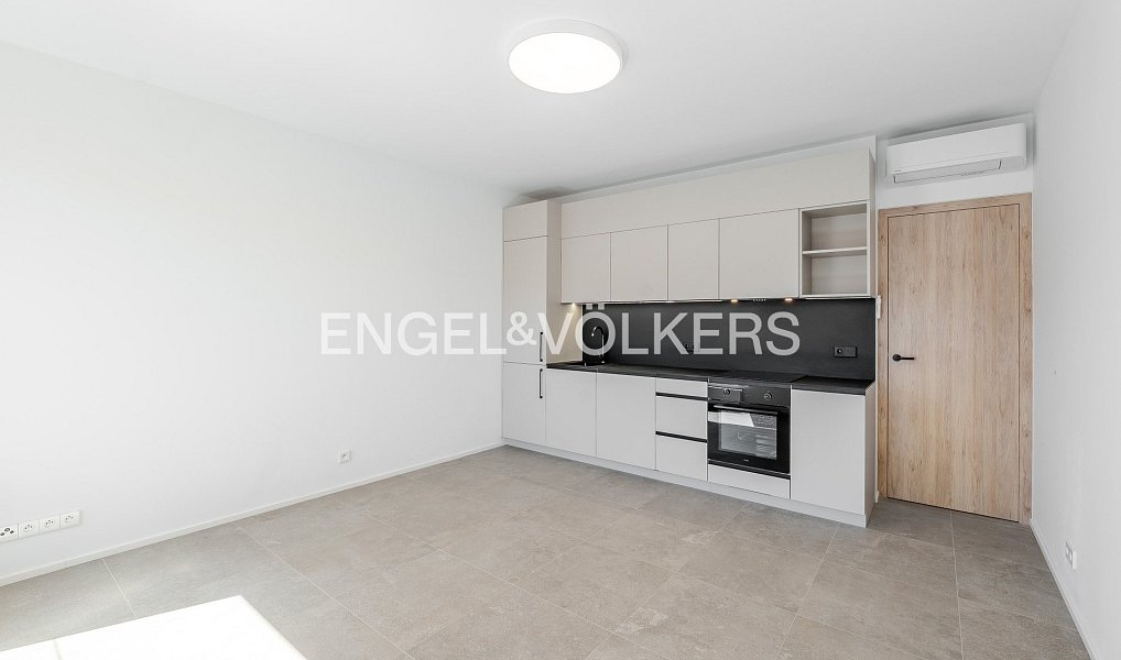 Pronájem bytu 2+kk 40 m², Praha – náhled fotky 2