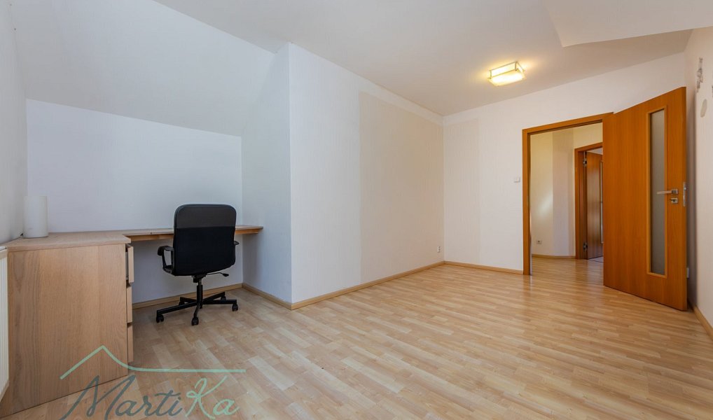 Prodej domu 216 m² s pozemkem 896 m², Nový Knín – náhled fotky 11