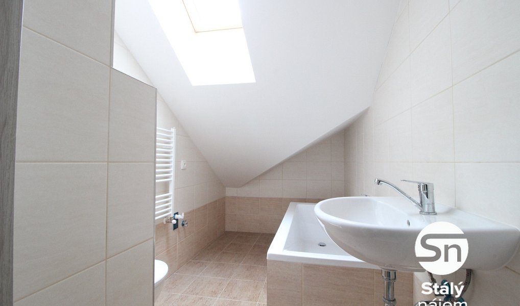 Pronájem bytu 3+kk 78 m², Milovice – náhled fotky 11