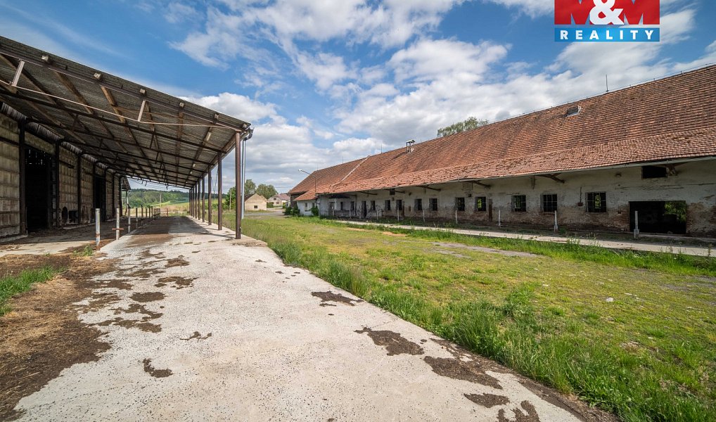 Prodej zemědělského objektu 2 087 m², Životice – náhled fotky 7