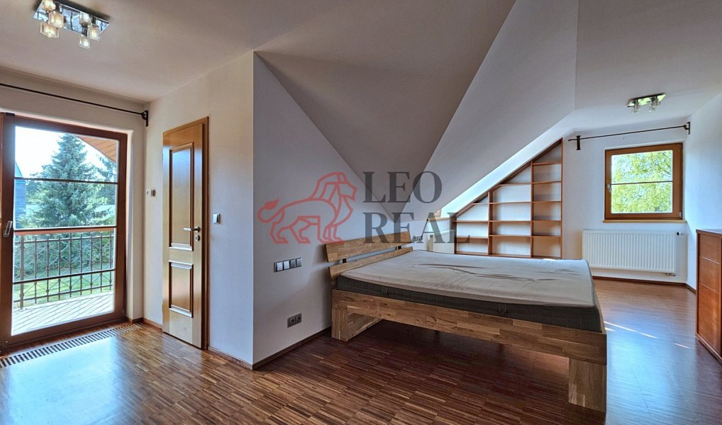 Prodej domu 316 m² s pozemkem 1 751 m², Kamenice – náhled fotky 23