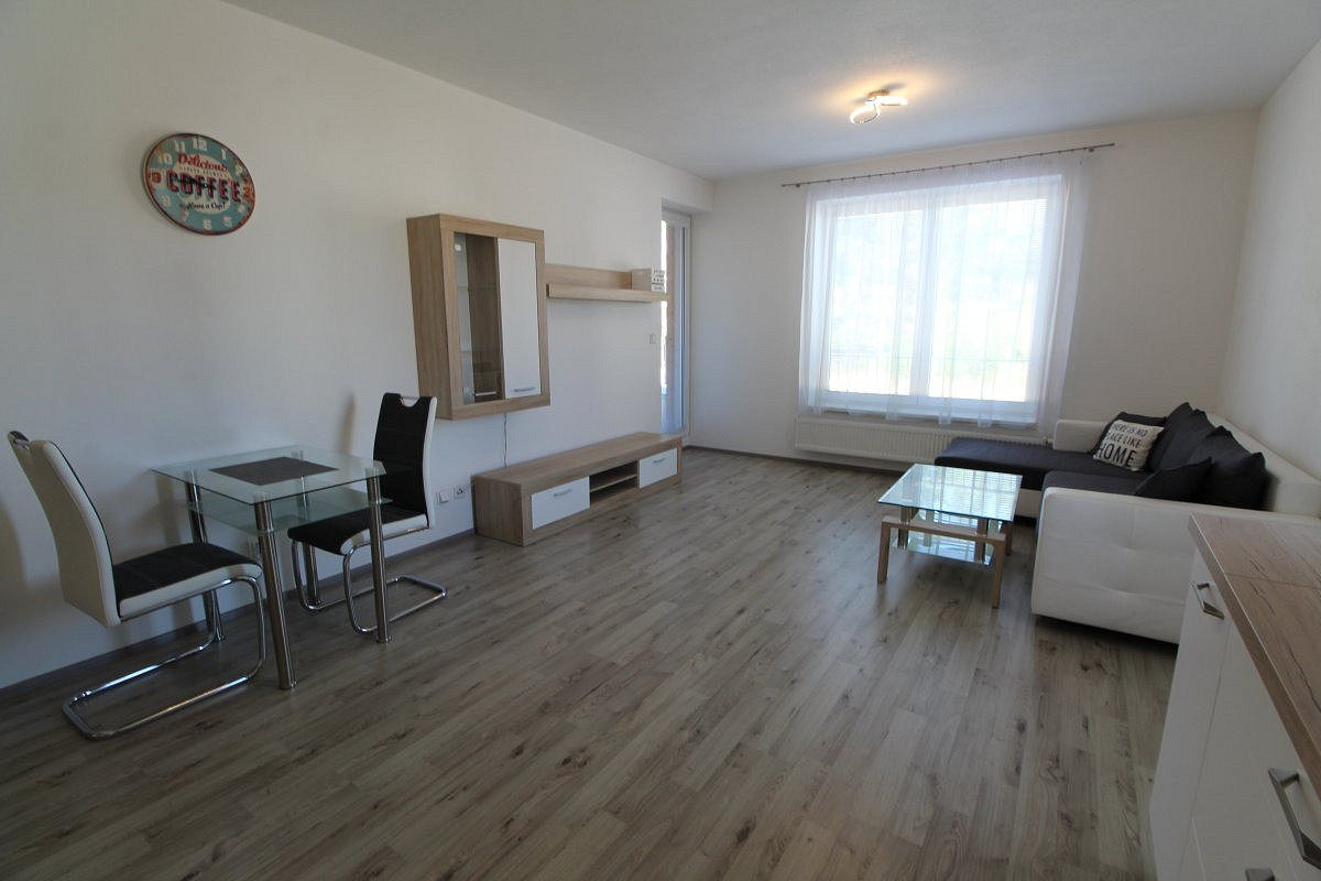 Pronájem bytu 2+kk 53 m² – fotografie 3