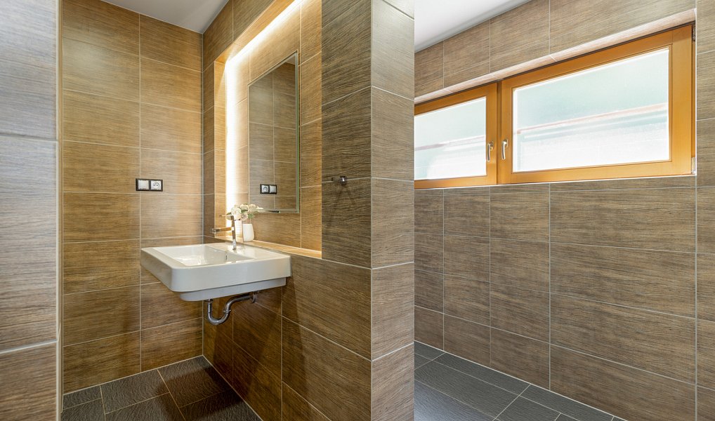 Prodej ubytovacího objektu 155 m², Karolinka – náhled fotky 17